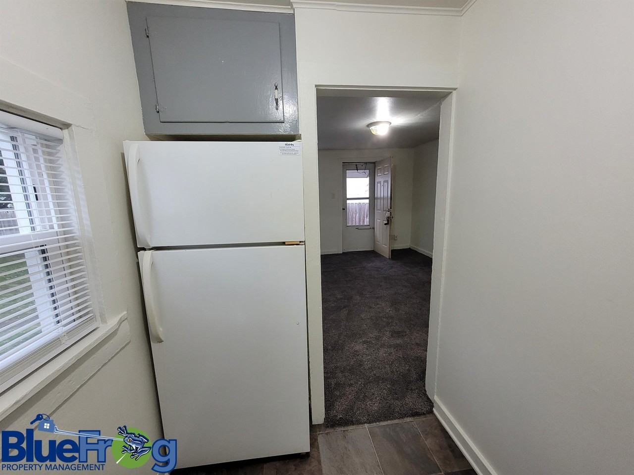 1323 Doty St #B - Photo 7 of 12