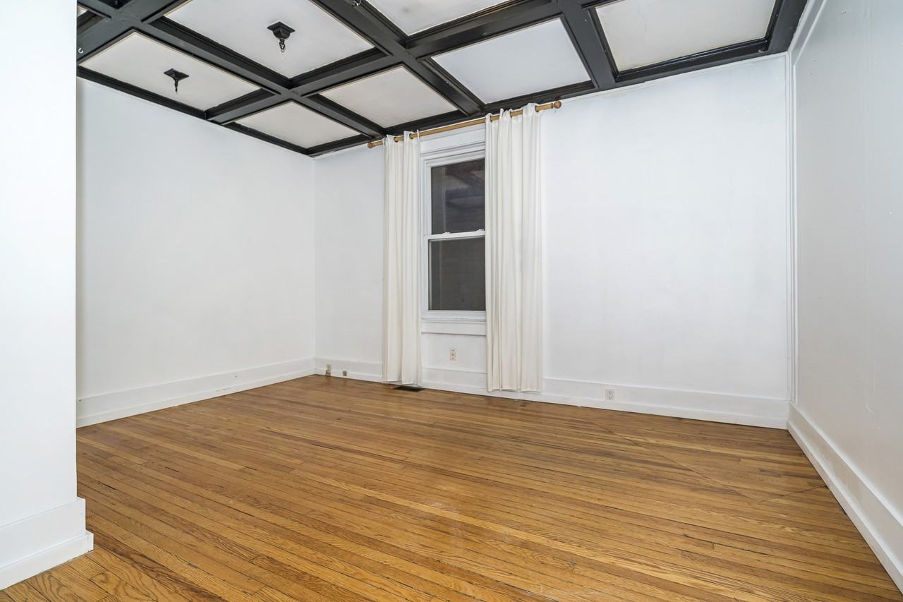 605 Huron Street #B - Photo 4 of 10