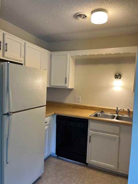 915 Ewing Boulevard #16 - Photo 2 of 8