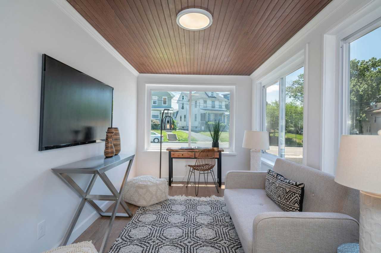 21 Claremont Ave #2 - Photo 6 of 24