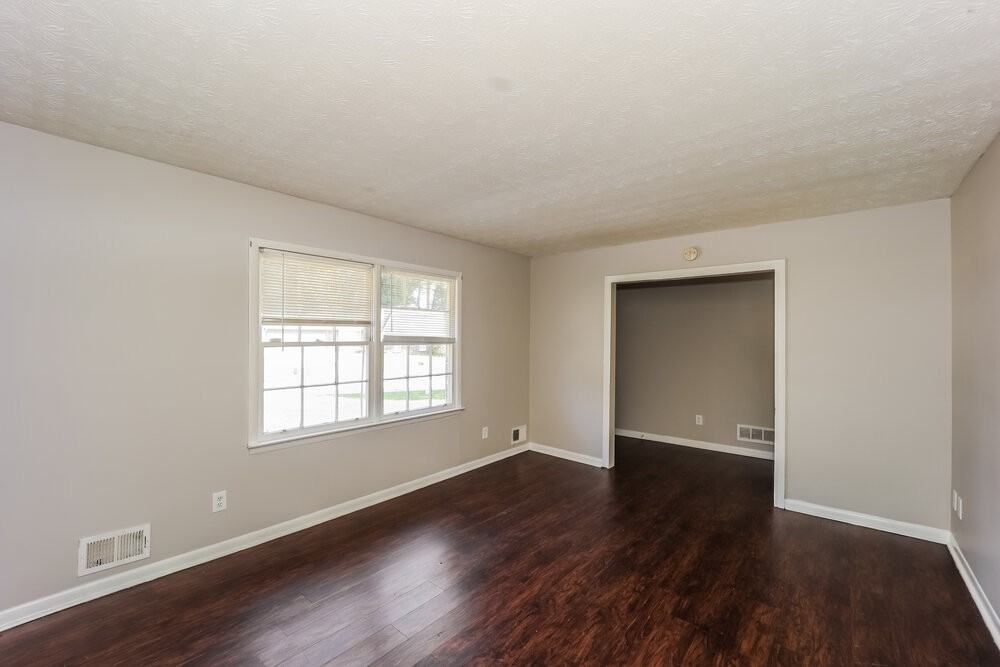 3840 Benchmark Dr - Photo 5 of 17