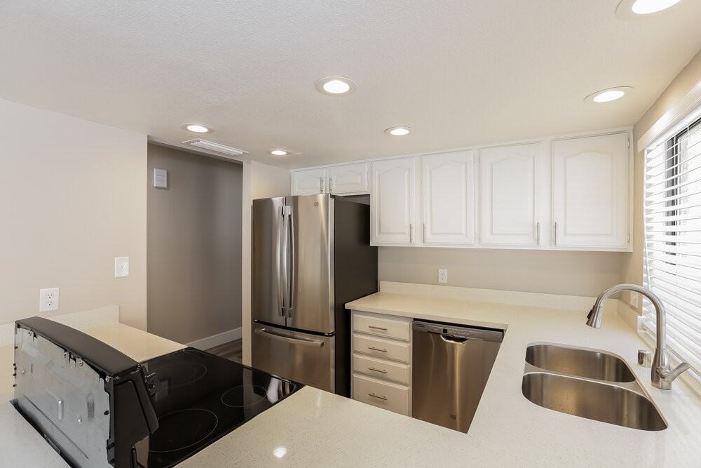 7700 Blackbird Ave - Photo 6 of 16