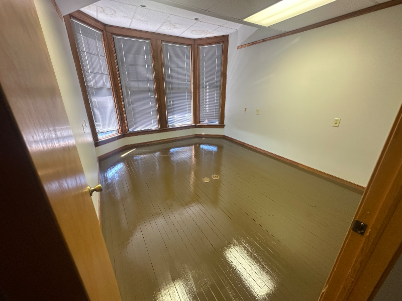 120 N Main St - Photo 3 of 18