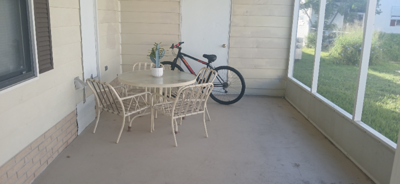 910 Periwinkle Cir - Photo 2 of 16