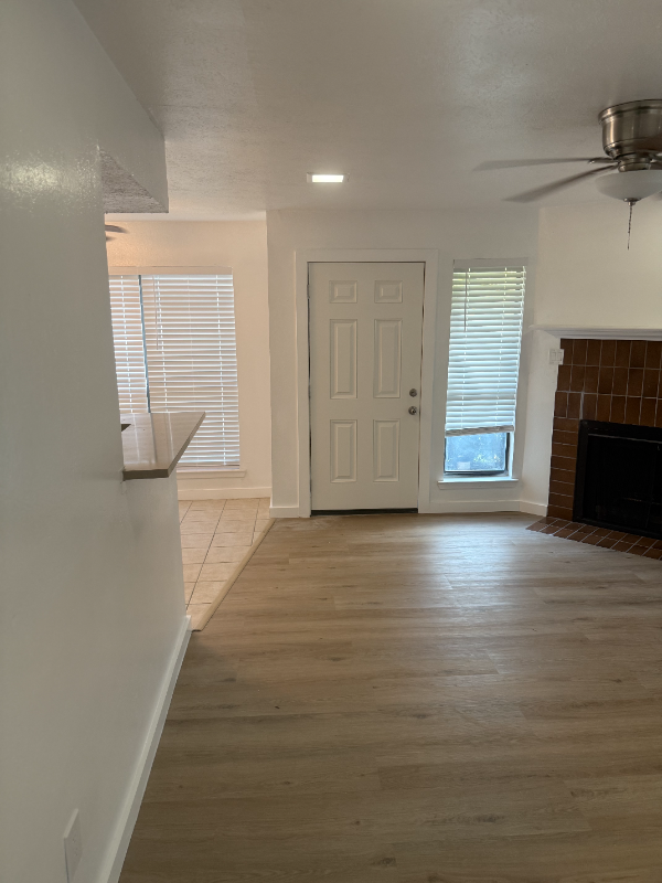 5508 Lakeview Pkwy - Photo 2 of 16