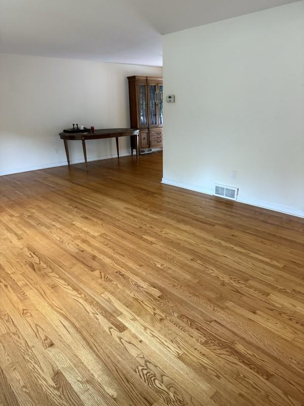 512 Oakridge Dr - Photo 2 of 8