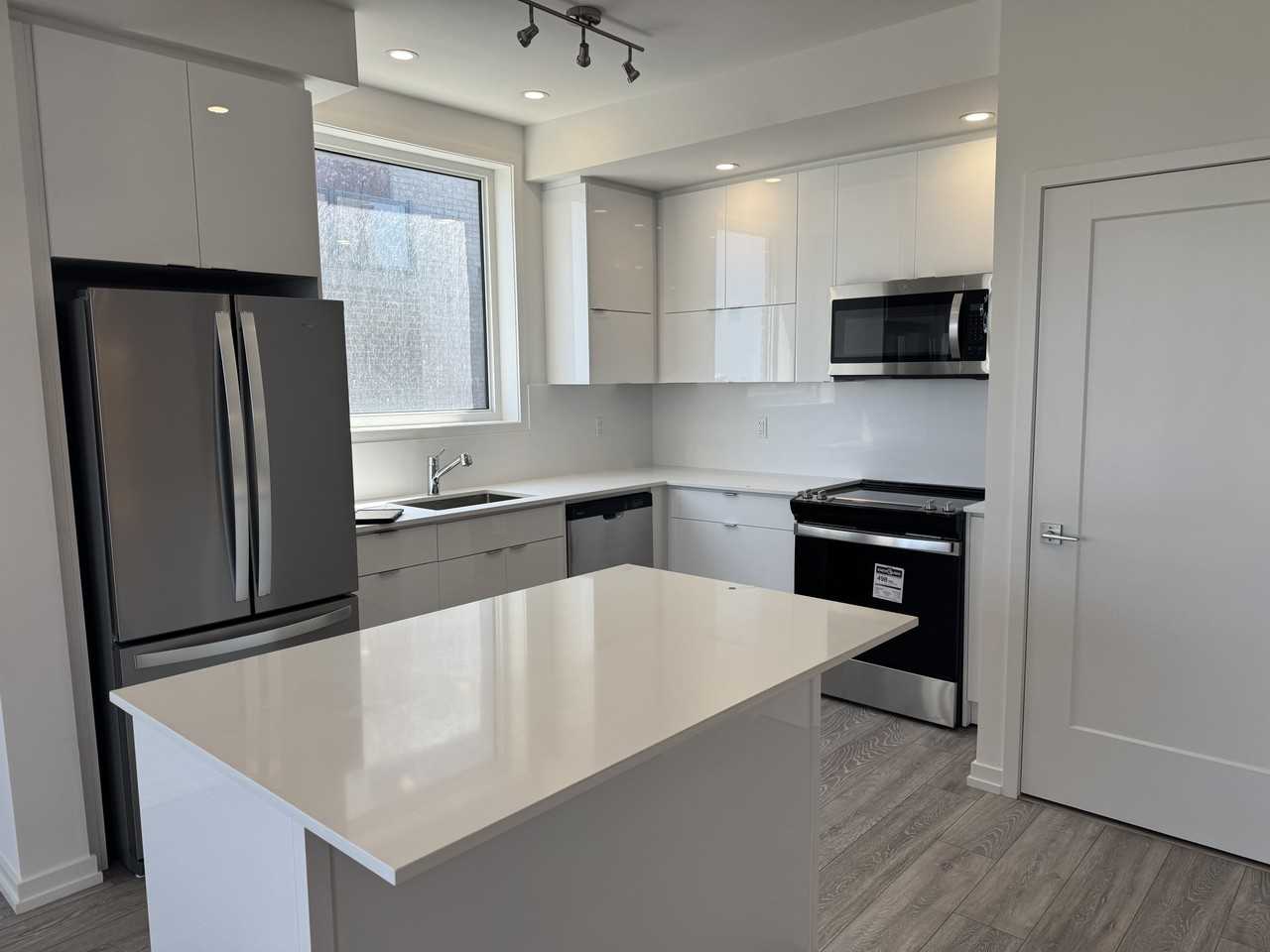 16 Lytham Green Circle #12 - Photo 4 of 11