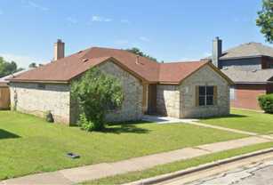 1123 Disraeli Cir - Photo 1 of 1