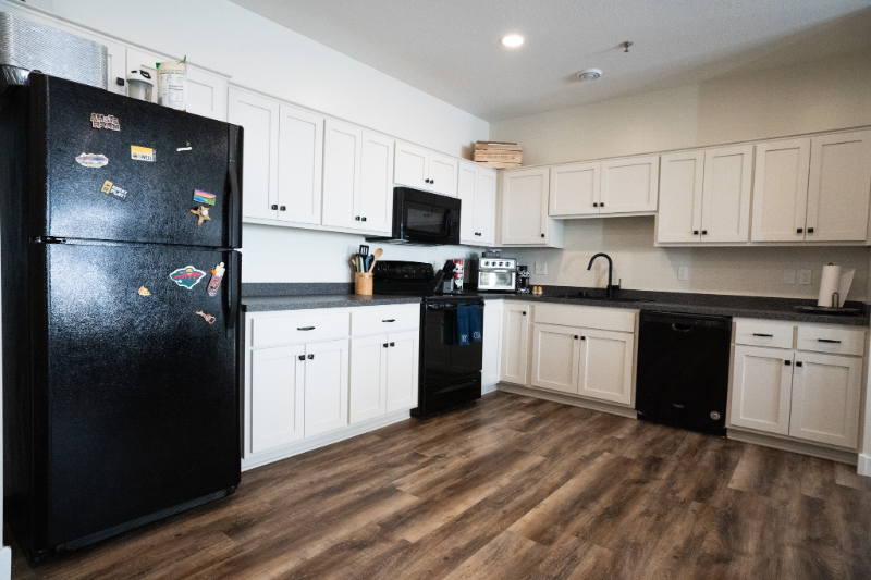 24557 Superior Dr - Photo 3 of 20