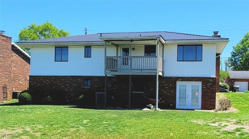 813 Brentwood Dr - Photo 2 of 6