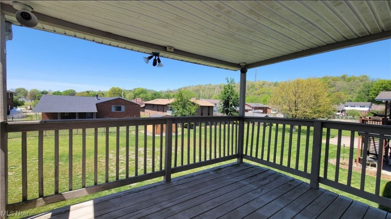 813 Brentwood Dr - Photo 3 of 6