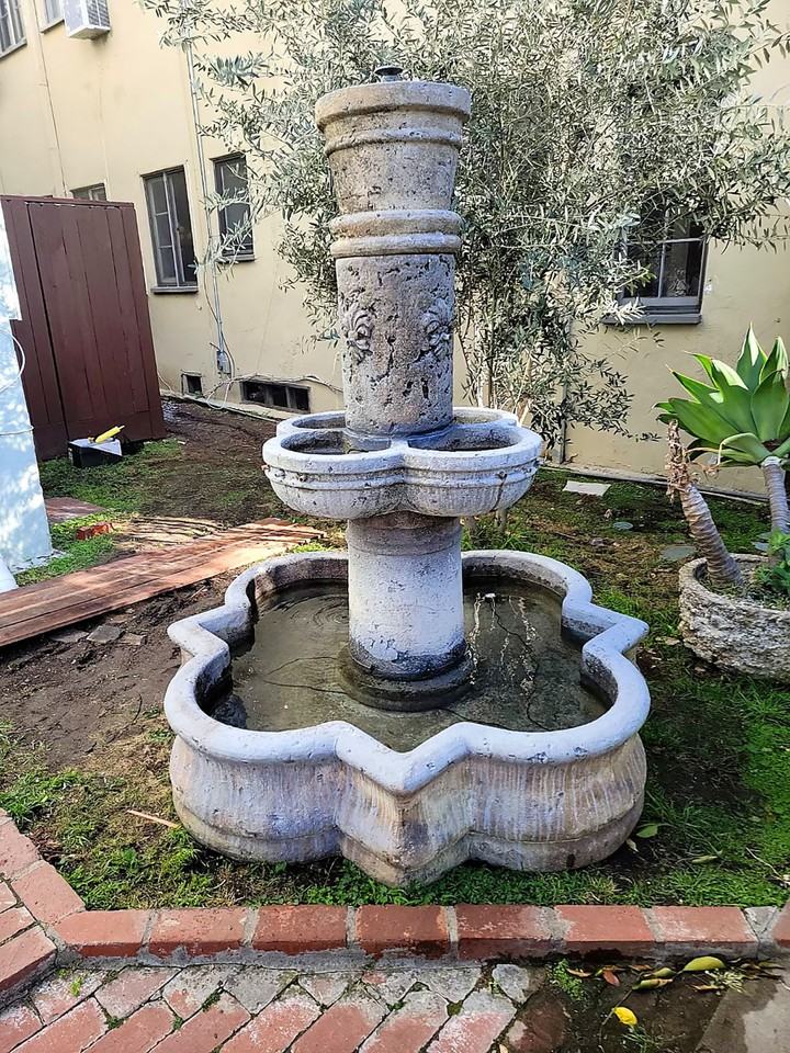 414 N Sycamore Ave - Photo 5 of 10