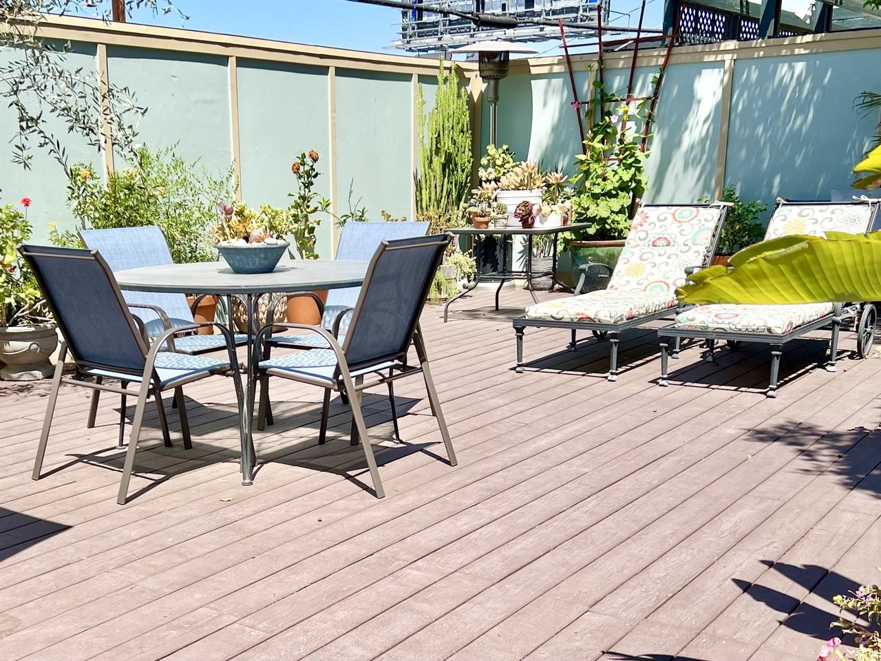 414 N Sycamore Ave - Photo 6 of 10