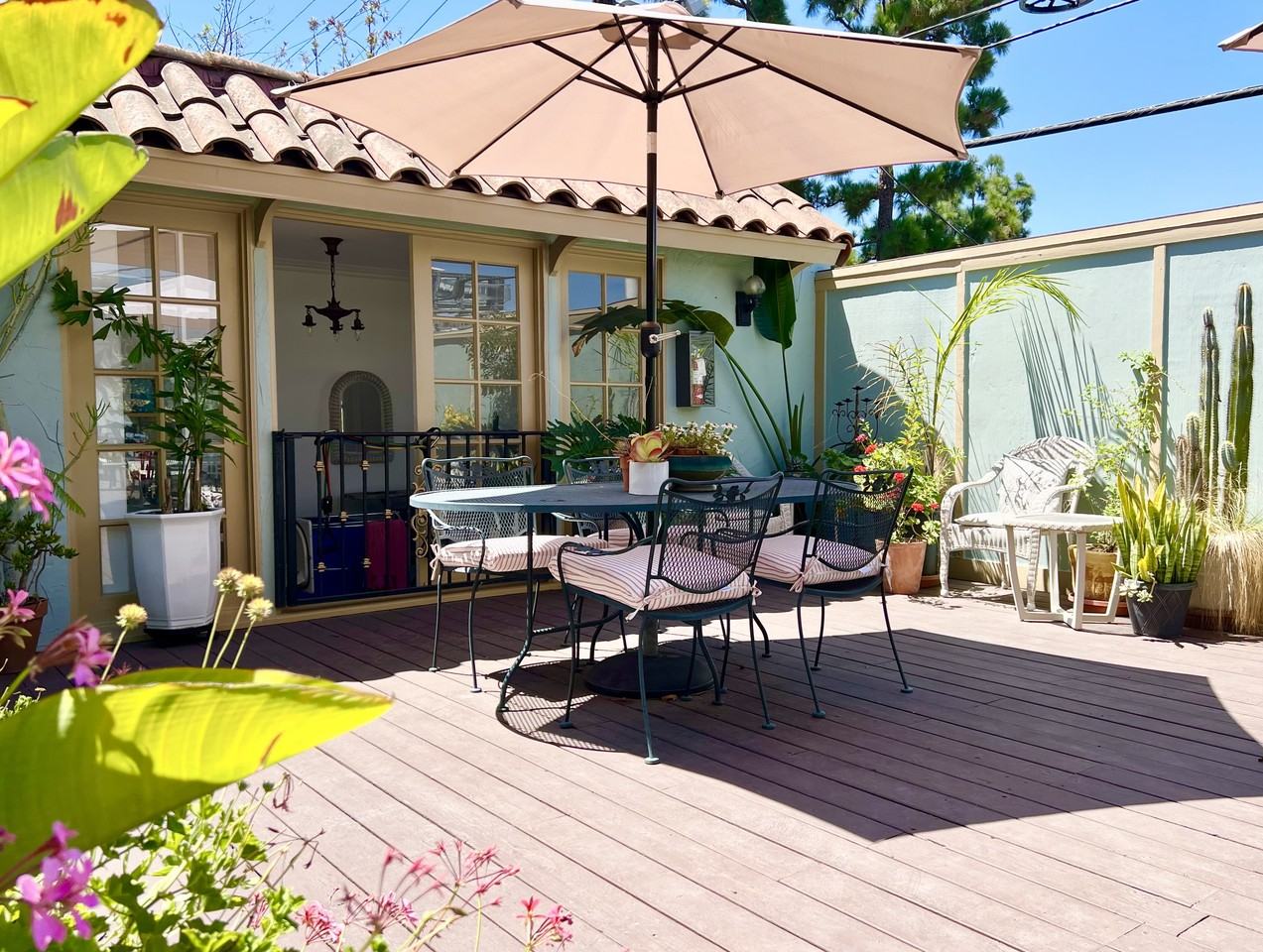 414 N Sycamore Ave - Photo 7 of 10