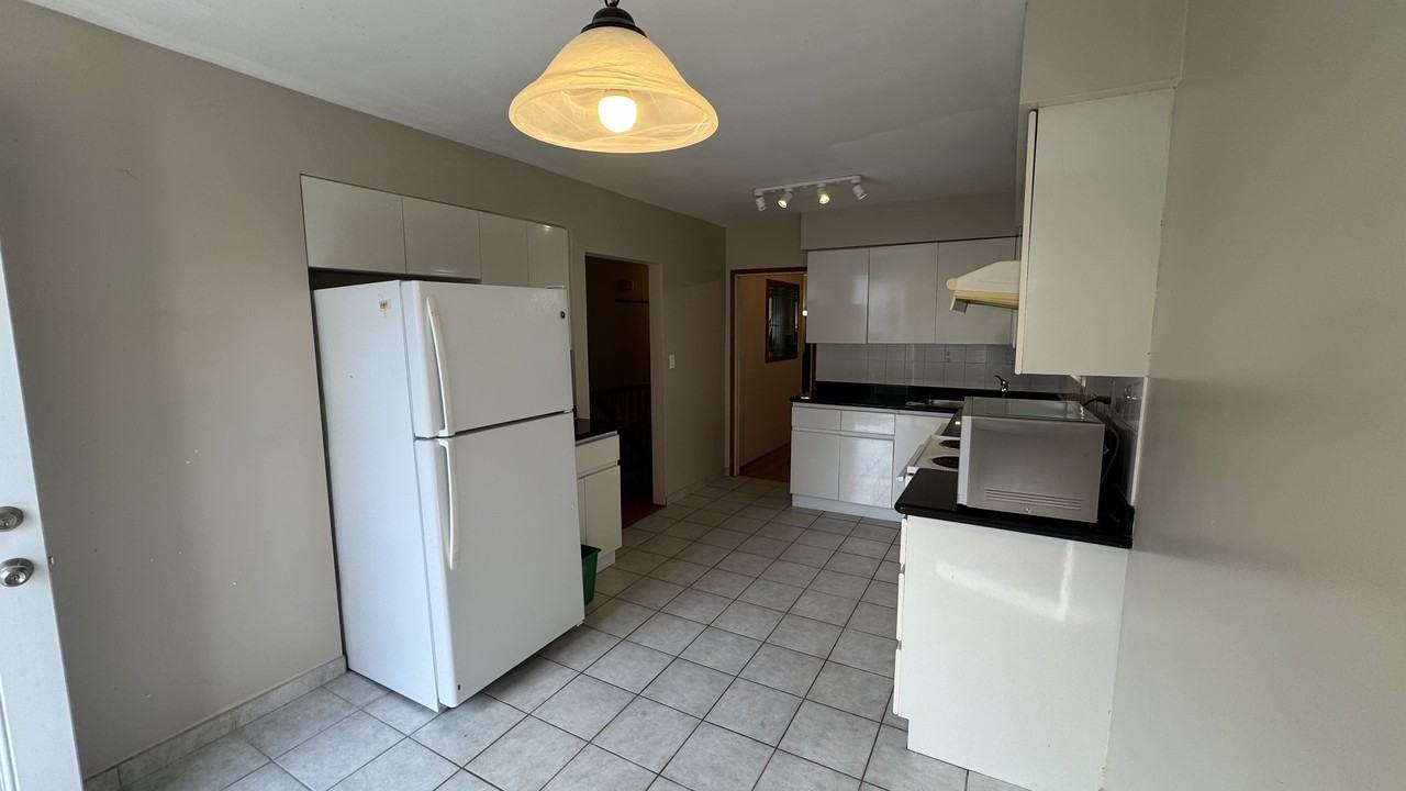 190 West 48th Avenue - Photo 3 of 14