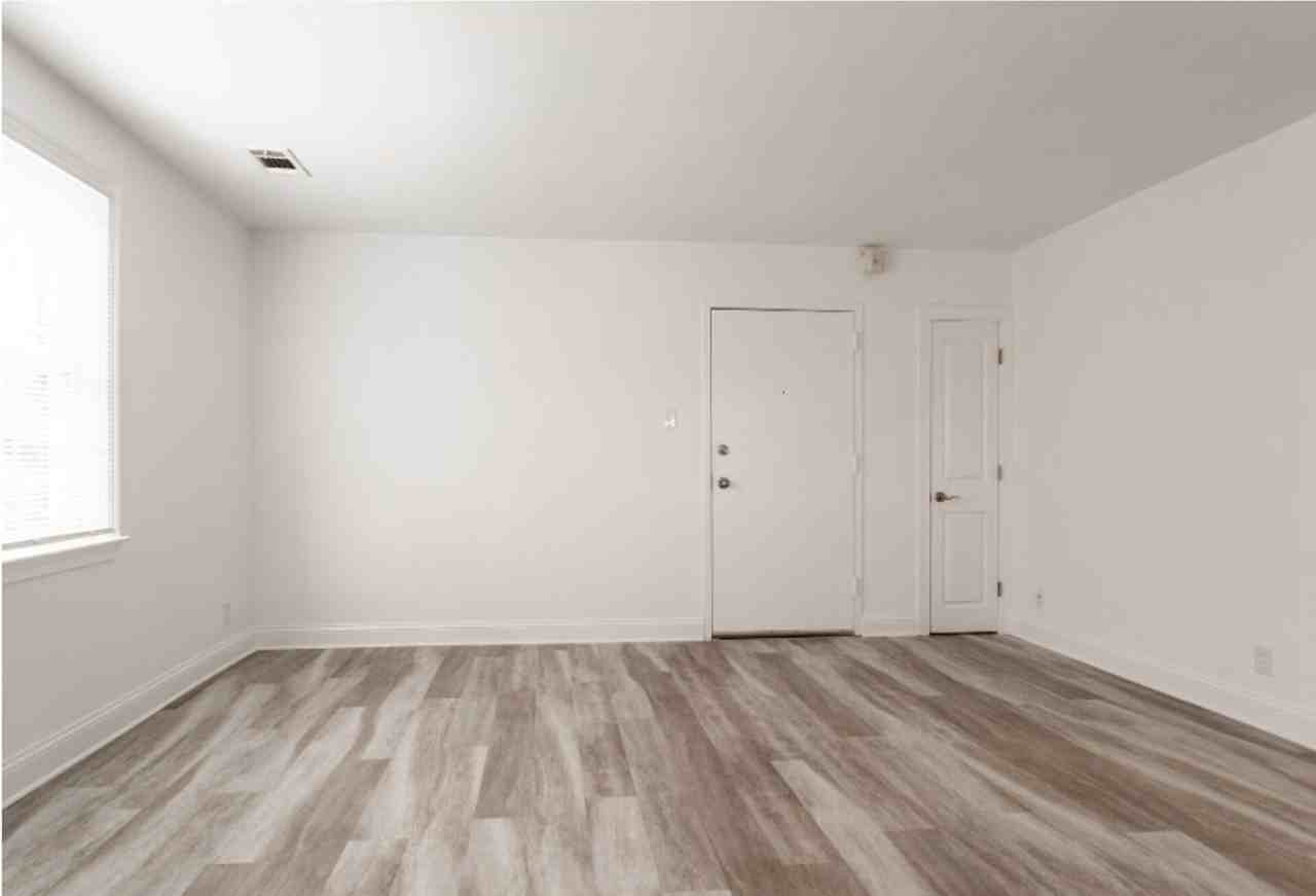 Willow Court Apartments - Photo 7 of 12