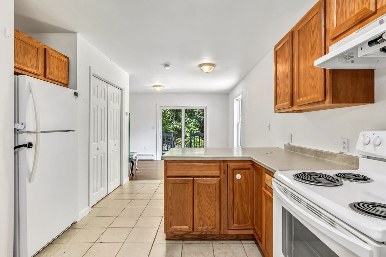 114 Cove Rd #6 - Photo 2 of 12