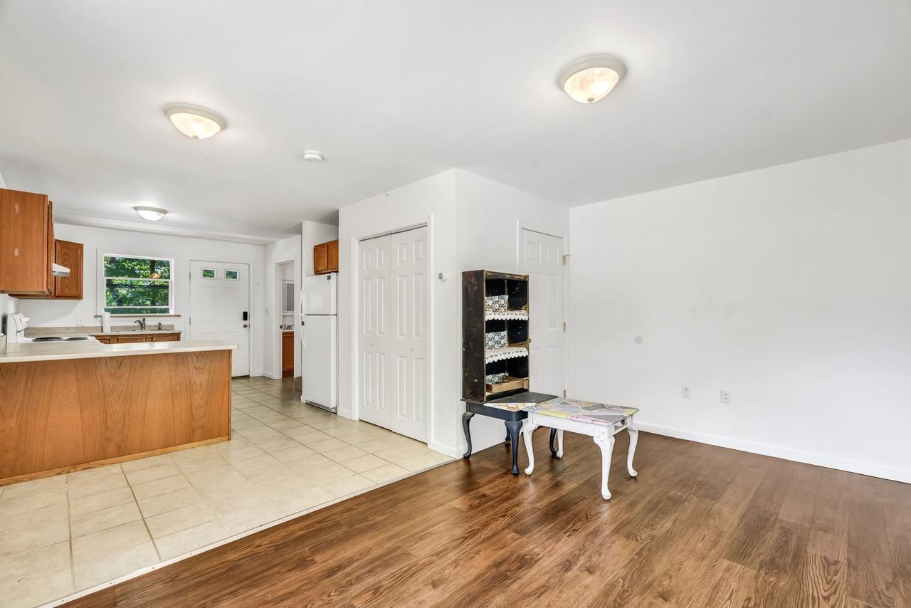 114 Cove Rd #6 - Photo 4 of 12