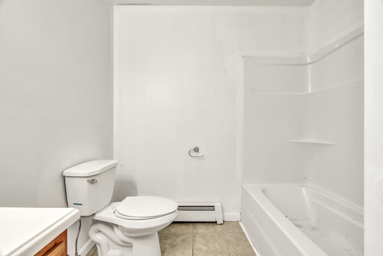 114 Cove Rd #6 - Photo 6 of 12
