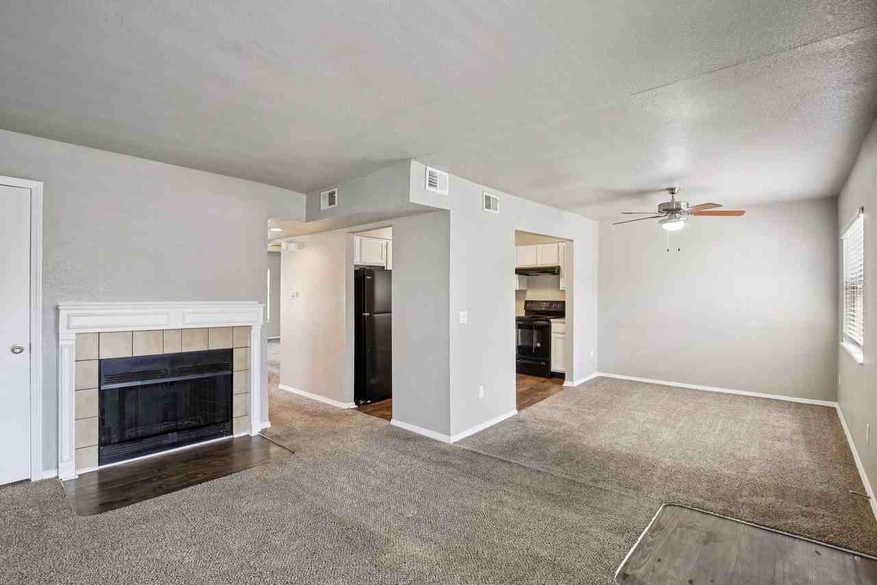 5804 NE 41st St - Photo 5 of 50