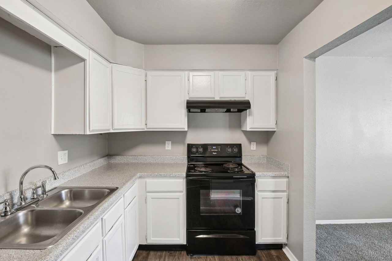 5804 NE 41st St - Photo 3 of 50