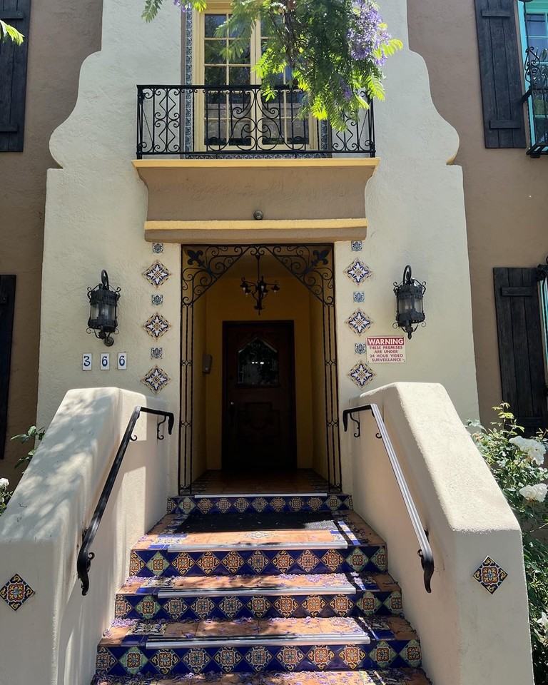 366 N Curson Ave - Photo 2 of 6