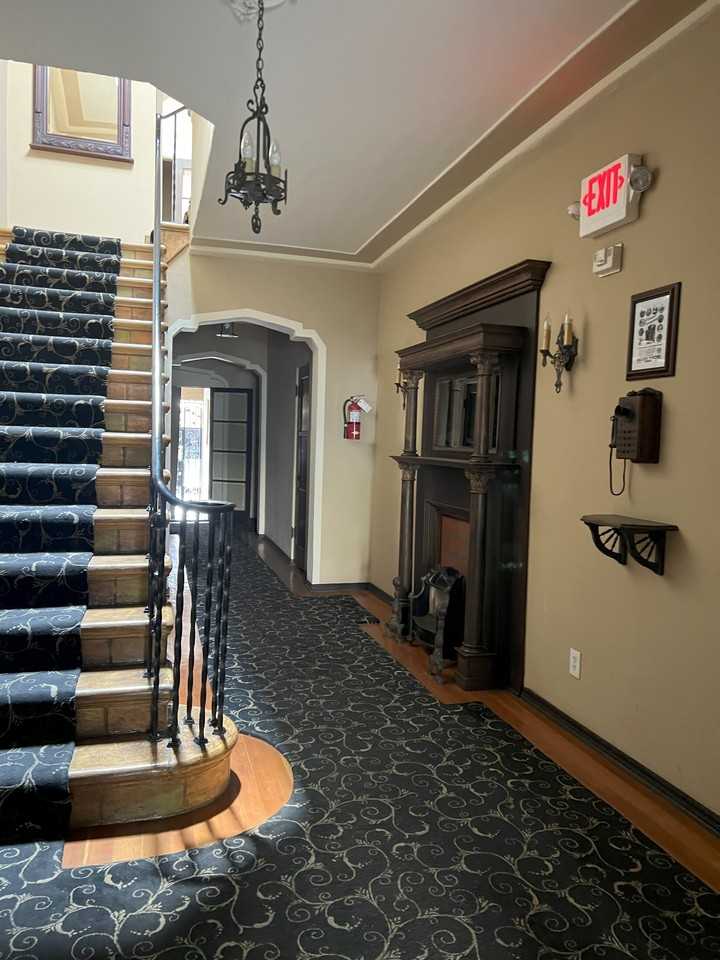 366 N Curson Ave - Photo 3 of 6