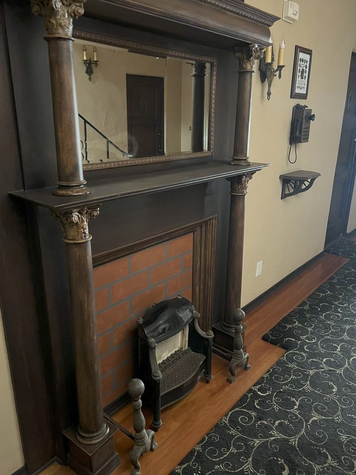 366 N Curson Ave - Photo 4 of 6