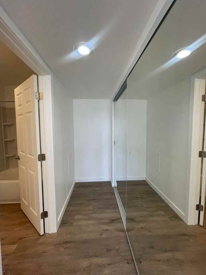 13925 Sherman Way #17 - Photo 3 of 7