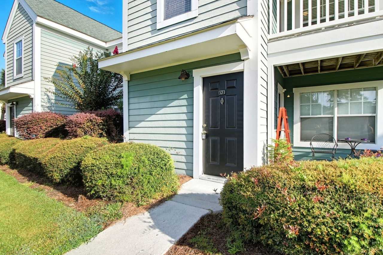 14 Old South Court #G - Photo 2 of 37