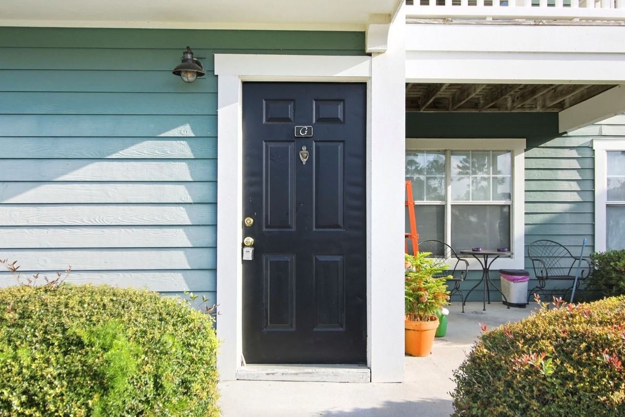 14 Old South Court #G - Photo 3 of 37