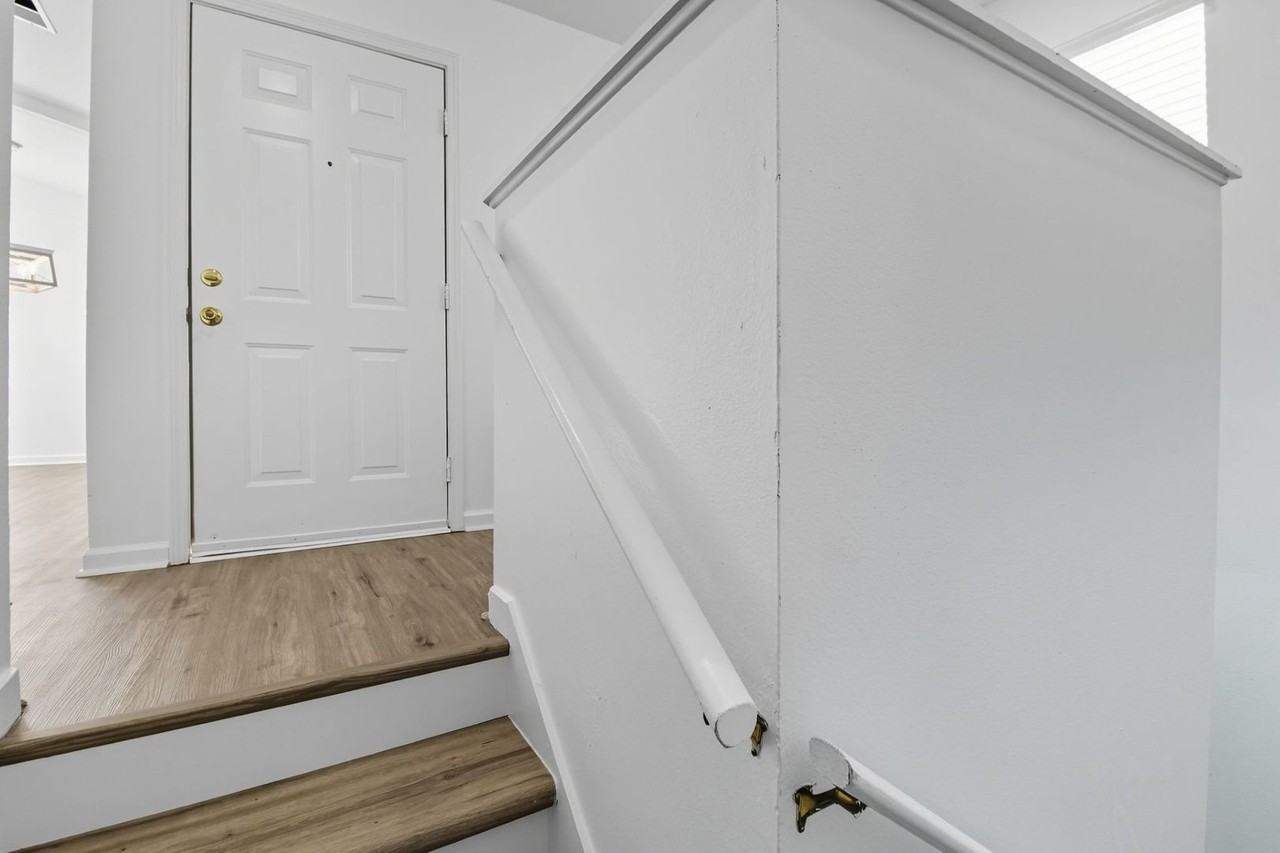 14 Old South Court #G - Photo 7 of 37