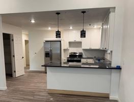 featured image of 703 W Oak St