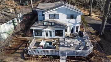 featured image of 228 Houston Dr