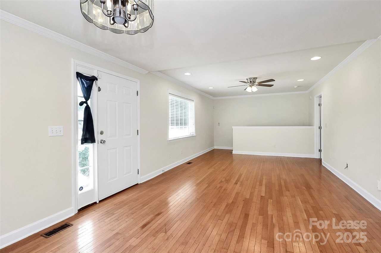 1005 Rainbow Drive - Photo 6 of 31