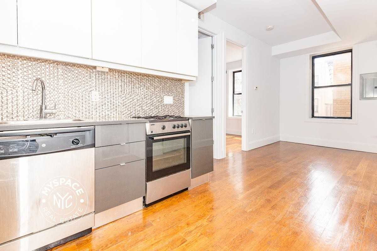 1635 Putnam Ave #3H - Photo 2 of 15