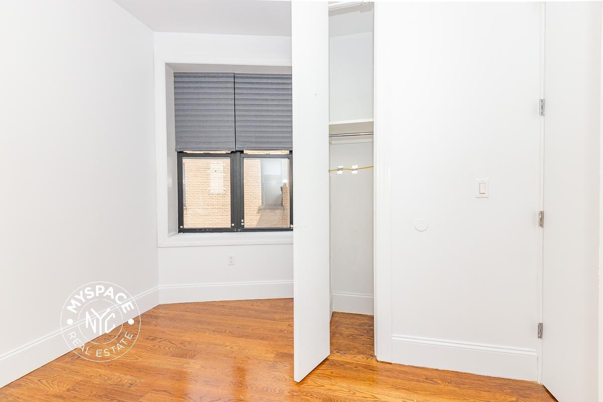 1635 Putnam Ave #3H - Photo 5 of 15