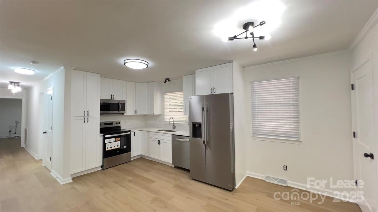 308 Robinson Avenue - Photo 3 of 16