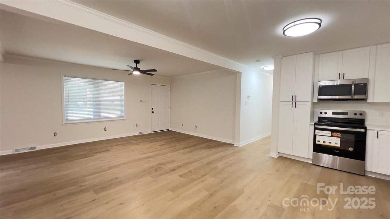 308 Robinson Avenue - Photo 4 of 16