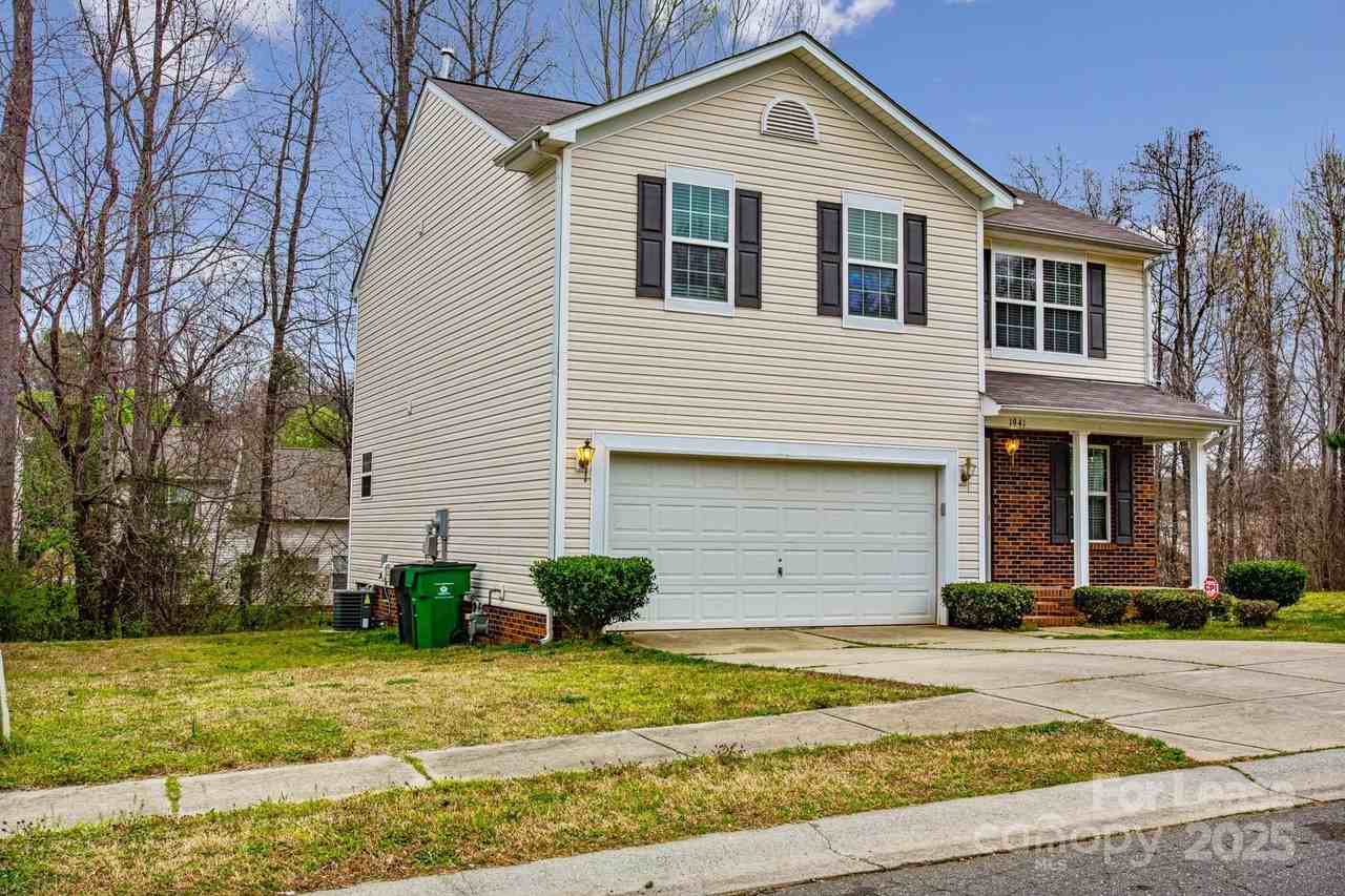 1941 Pheasant Glen Rd - Photo 2 of 28