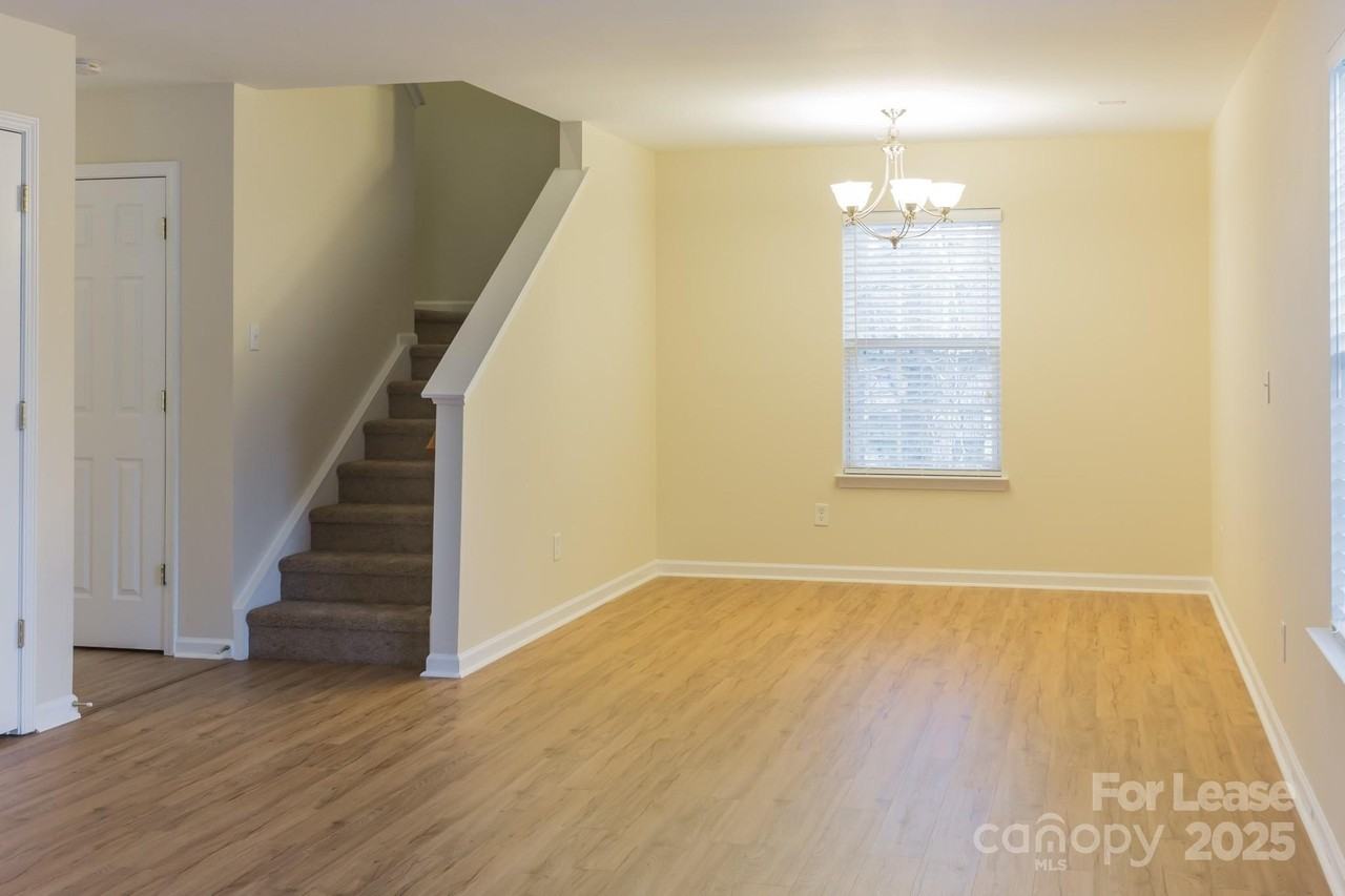 1941 Pheasant Glen Rd - Photo 4 of 28