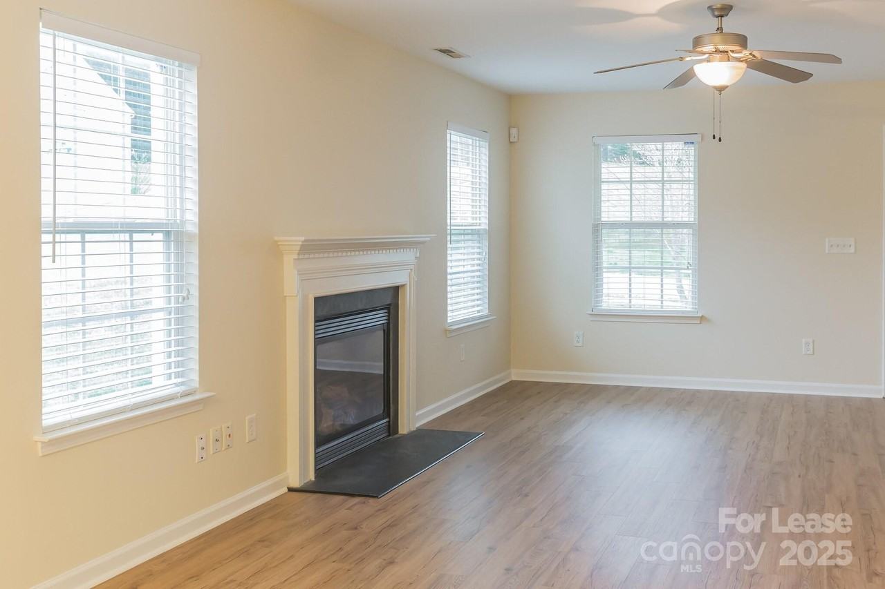 1941 Pheasant Glen Rd - Photo 7 of 28