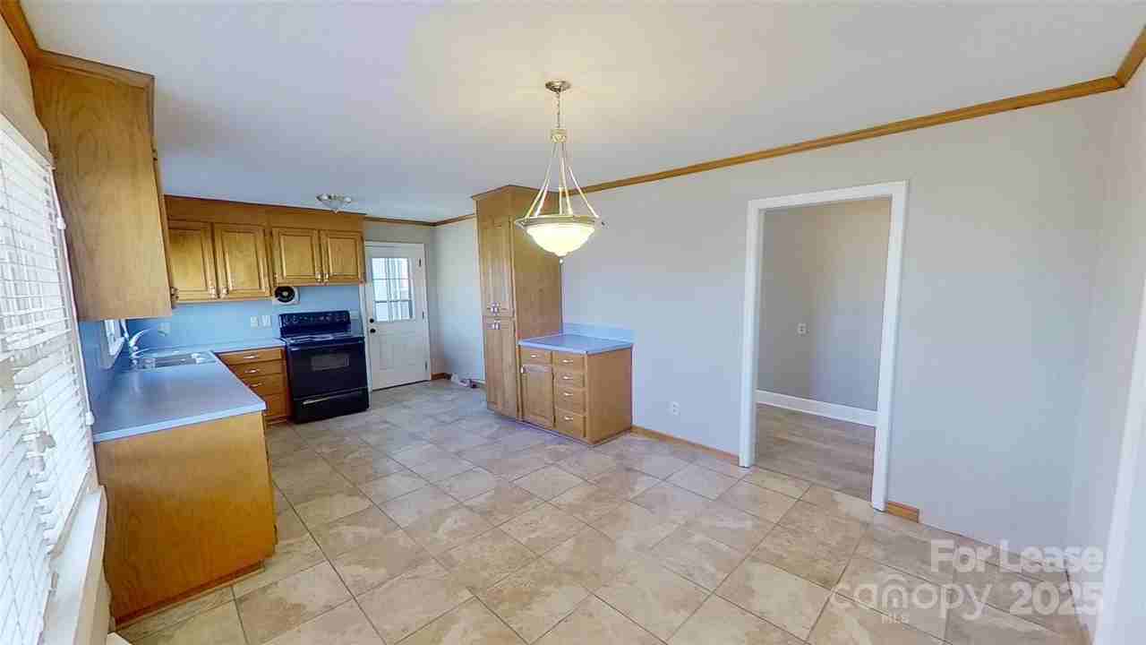 3740 Pleasant Plains Road - Photo 5 of 14