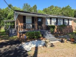 featured image of 709 Burden St