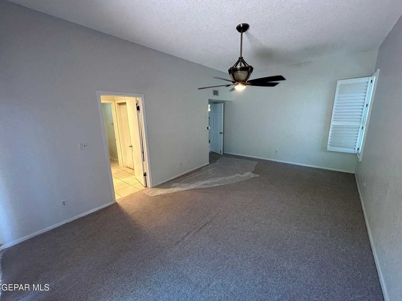 5801 Mira Serena Dr - Photo 4 of 39