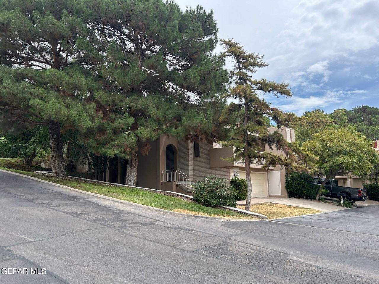 5801 Mira Serena Dr - Photo 6 of 39