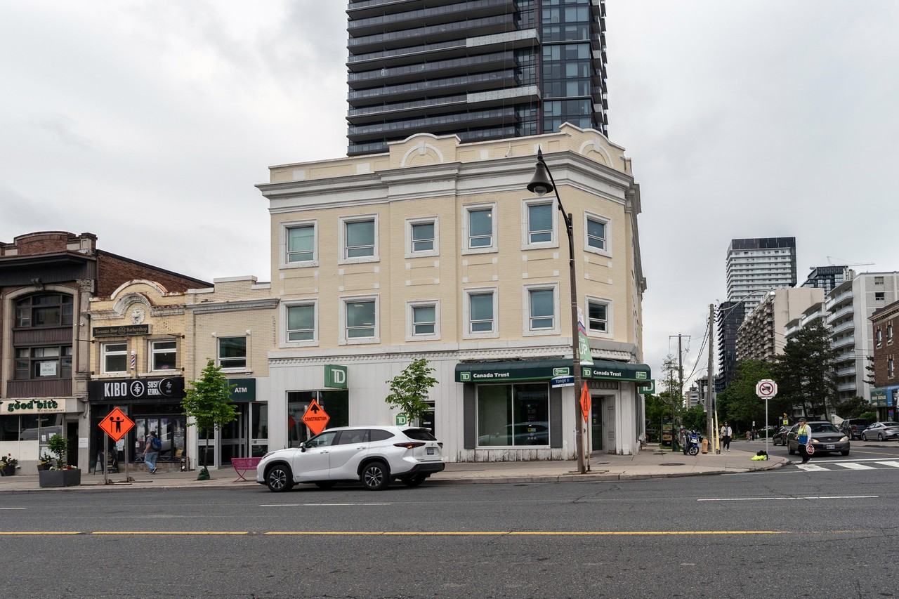 2453 Yonge Street - Erskine - Photo 2 of 6