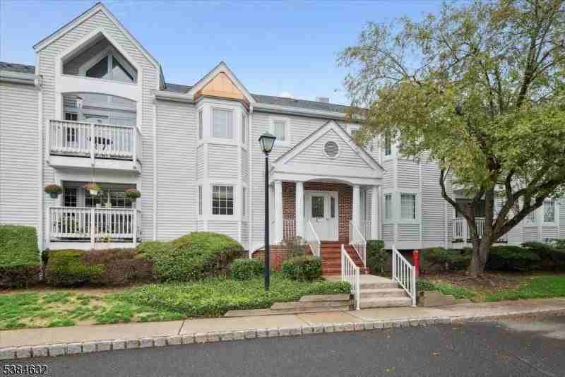 11C Leva Dr - Photo 2 of 25