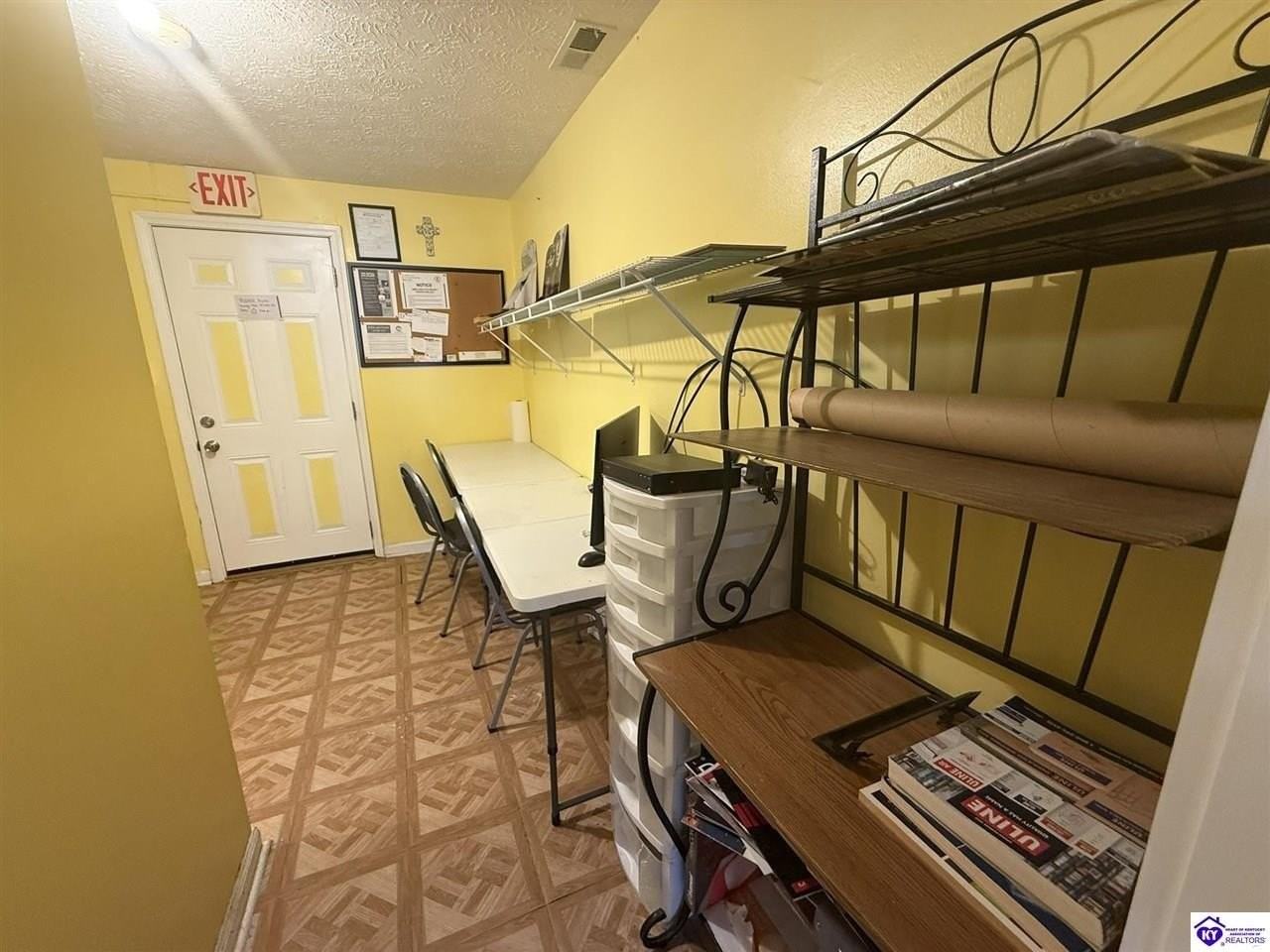 529 N Wilson Rd - Photo 7 of 23