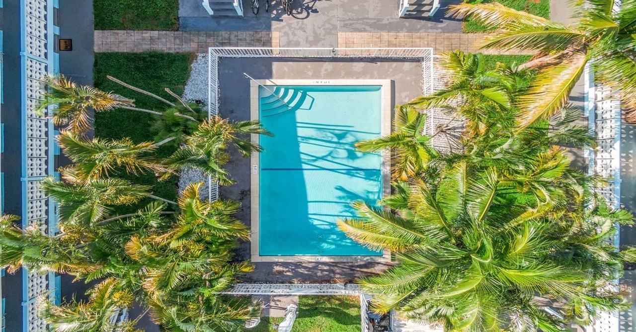 Beezy - 1751 NE 31 St - Photo 2 of 13